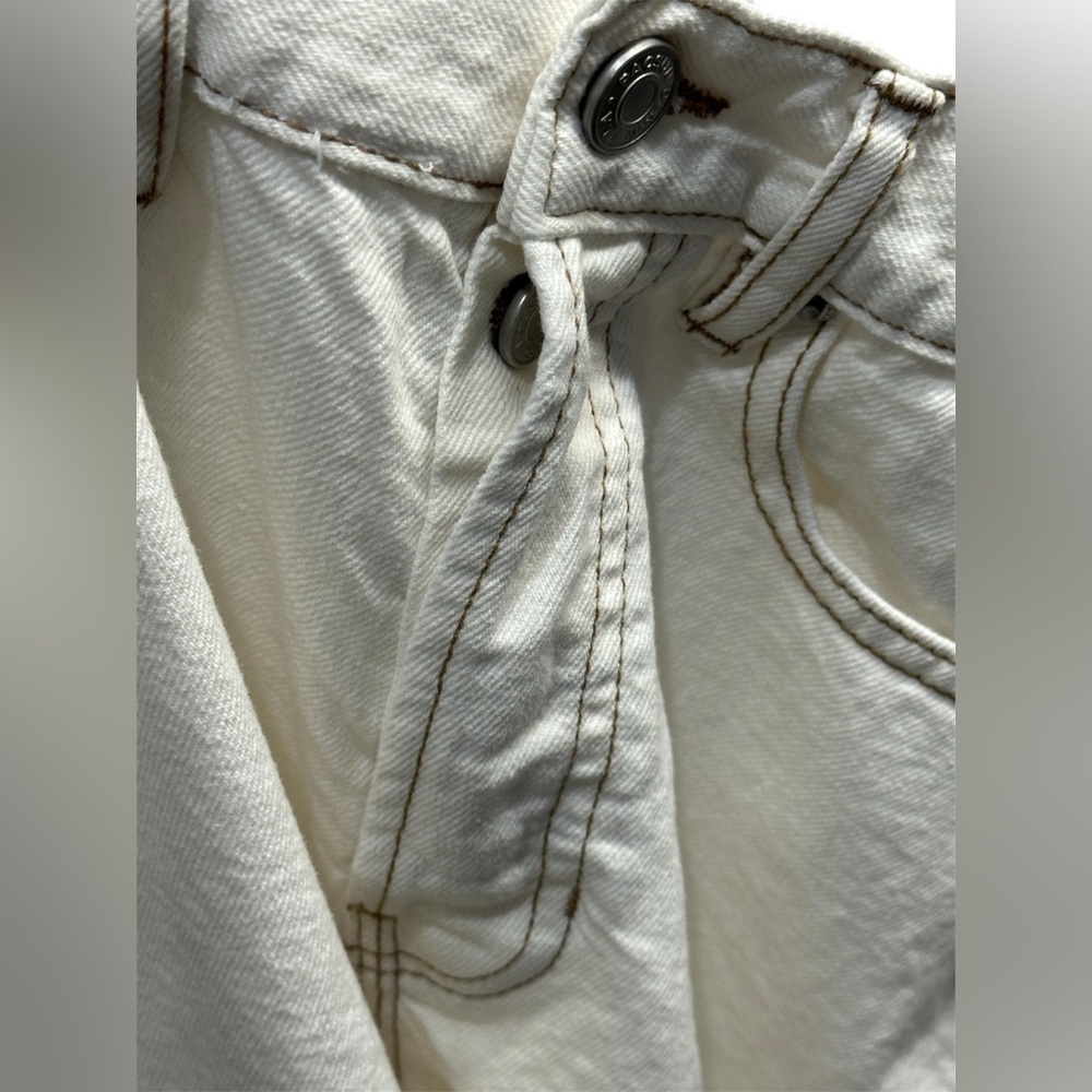 Pacsun White Distressed Dad Jeans – Size 24 - Picture 5 of 7